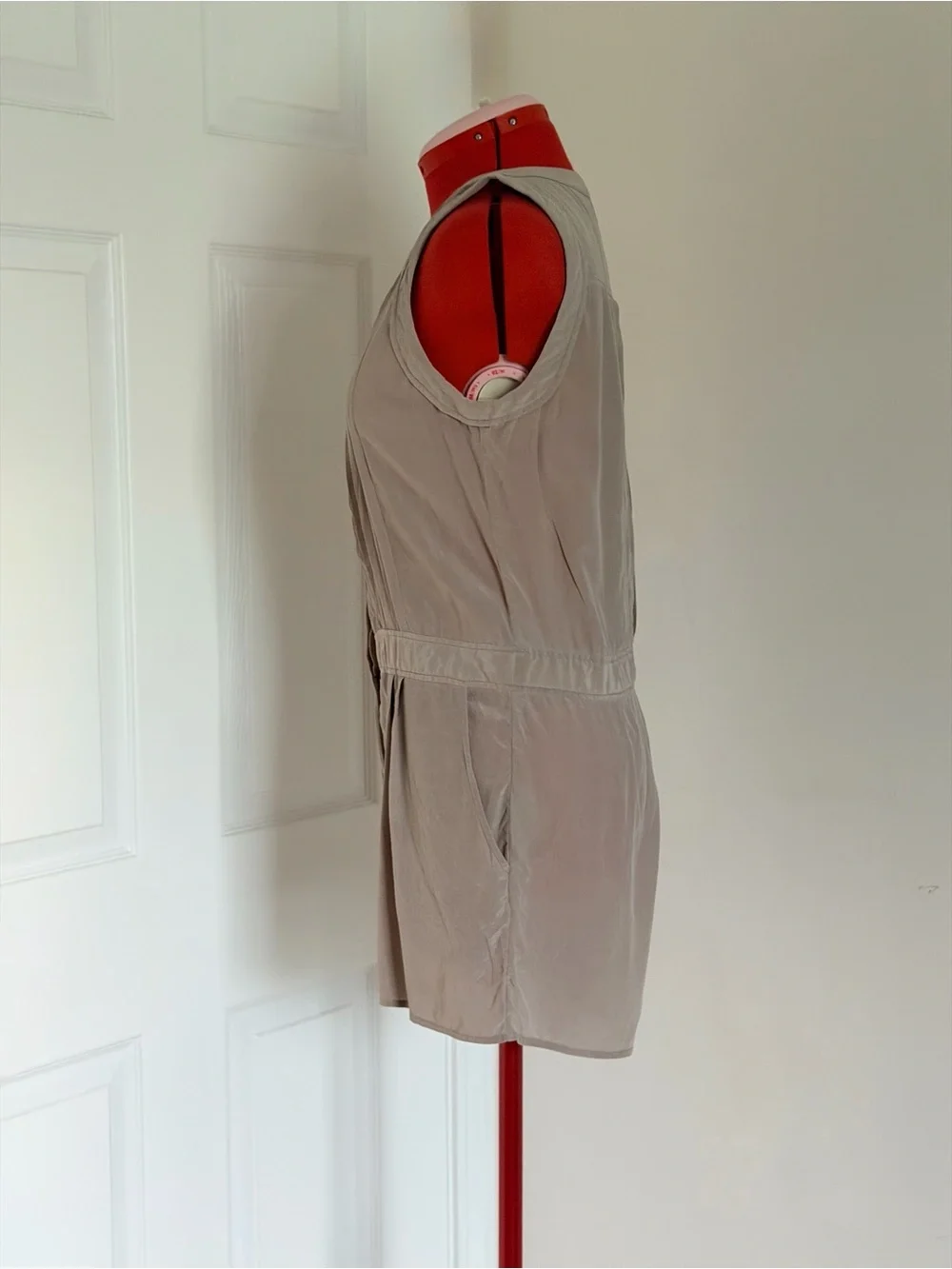Y2K BCBGMAXAZRIA Paloma 100% Silk Pleated Romper Jumpsuit Hazelnut XS-S
